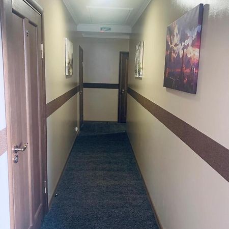 Euro Hotel Hostel โคเวล ภายนอก รูปภาพ
